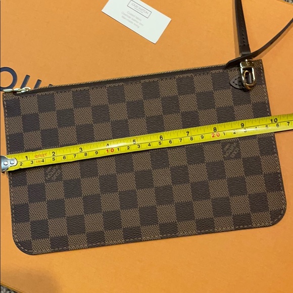 COPY - NWT Louis Vuitton Neverfull Pouchette/wris… - Picture 10 of 12